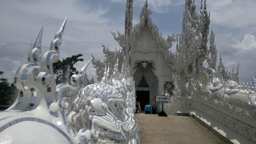tempio bianco chiang rai