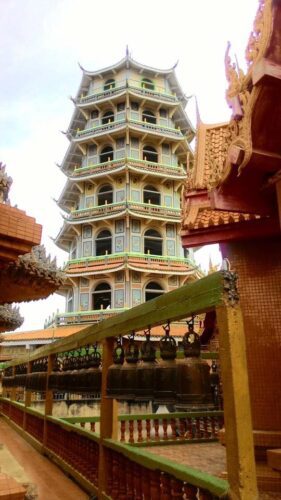 Vista tempio Wat Tham Suea