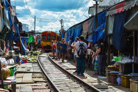 Mercato Galleggiante in Thailandia Damnoen Saduak