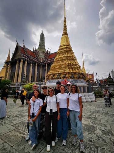Private Bangkok temples tour including Wat Arun and cultural landmarks